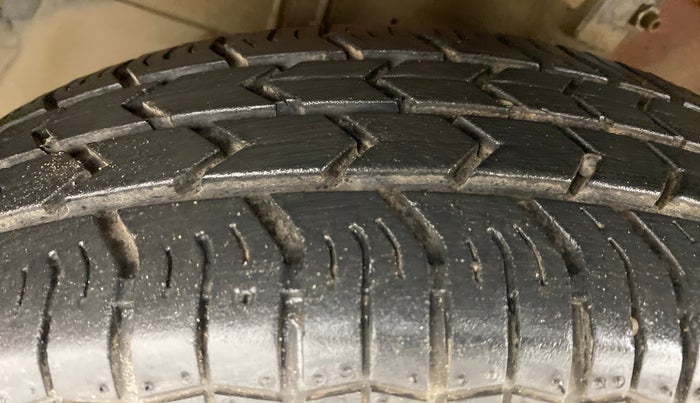 2014 Maruti Swift Dzire VXI, Petrol, Manual, 41,206 km, Left Front Tyre Tread