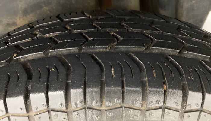 2014 Maruti Swift Dzire VXI, Petrol, Manual, 41,206 km, Left Rear Tyre Tread