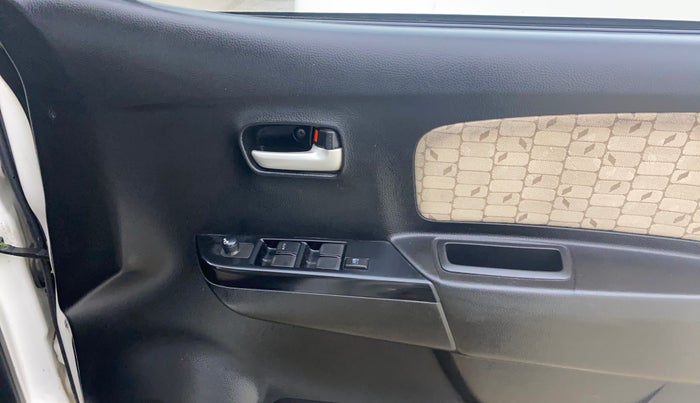 2017 Maruti Wagon R 1.0 VXI AMT, Petrol, Automatic, 38,386 km, Driver Side Door Panels Control