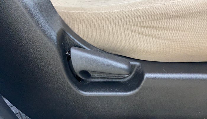 2017 Maruti Wagon R 1.0 VXI AMT, Petrol, Automatic, 38,386 km, Driver Side Adjustment Panel