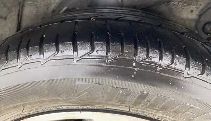 2016 Hyundai Verna 1.6 VTVT SX, CNG, Manual, 80,368 km, Left Rear Tyre Tread
