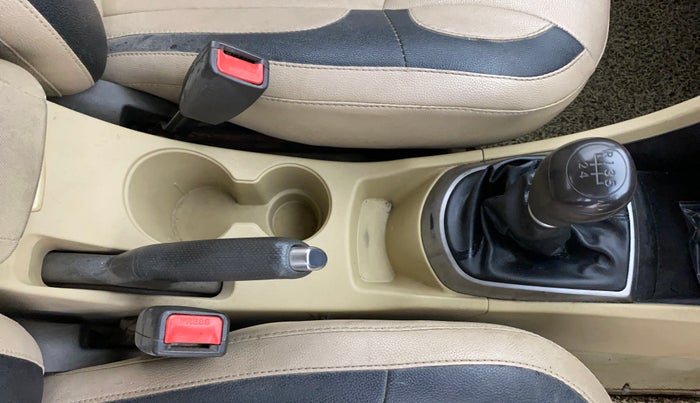 2016 Hyundai Verna 1.6 VTVT SX, CNG, Manual, 80,368 km, Gear Lever