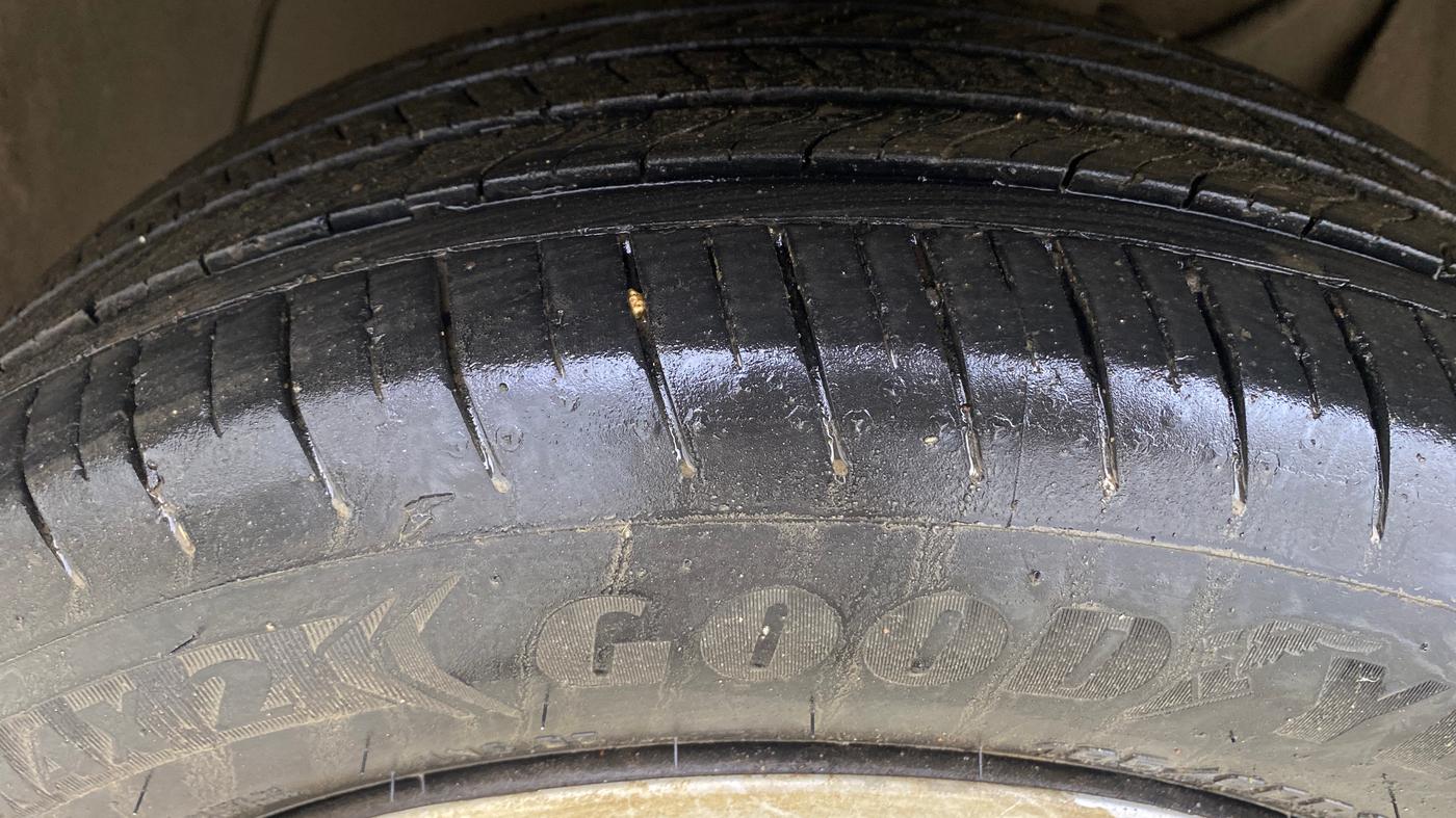2018 Tata NEXON XM PETROL, Petrol, Manual, 42,094 km, Left Front Tyre Tread