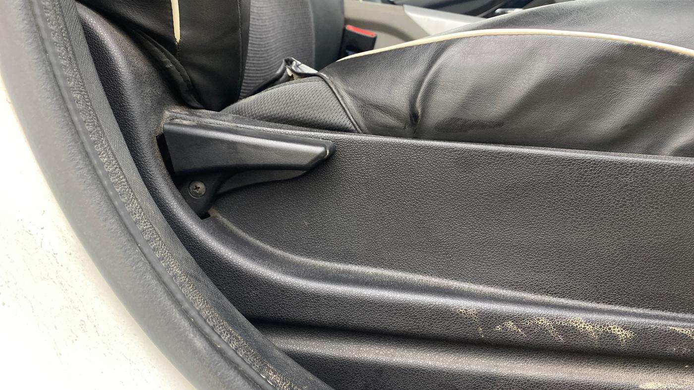 2018 Tata NEXON XM PETROL, Petrol, Manual, 42,094 km, Driver Side Adjustment Panel