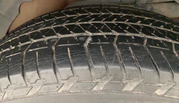 2015 Mahindra XUV500 W6, Diesel, Manual, 59,225 km, Left Rear Tyre Tread