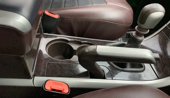 2015 Mahindra XUV500 W6, Diesel, Manual, 59,225 km, Gear Lever
