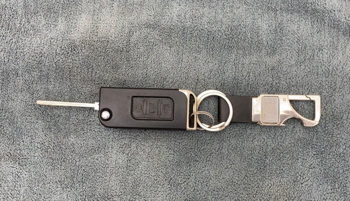 2015 Mahindra XUV500 W6, Diesel, Manual, 59,225 km, Lock system - Remote key not working