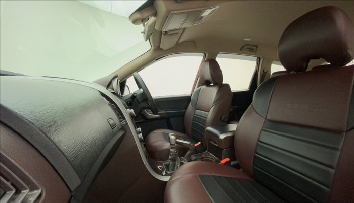 2015 Mahindra XUV500 W6, Diesel, Manual, 59,225 km, Right Side Front Door Cabin