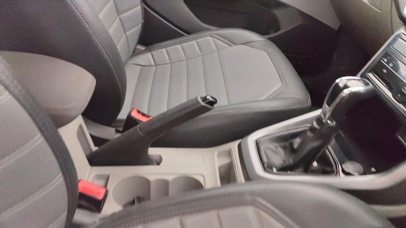 2021 Skoda KUSHAQ AMBITION 1.0L TSI AT, Petrol, Automatic, 1,12,663 km, Gear Lever