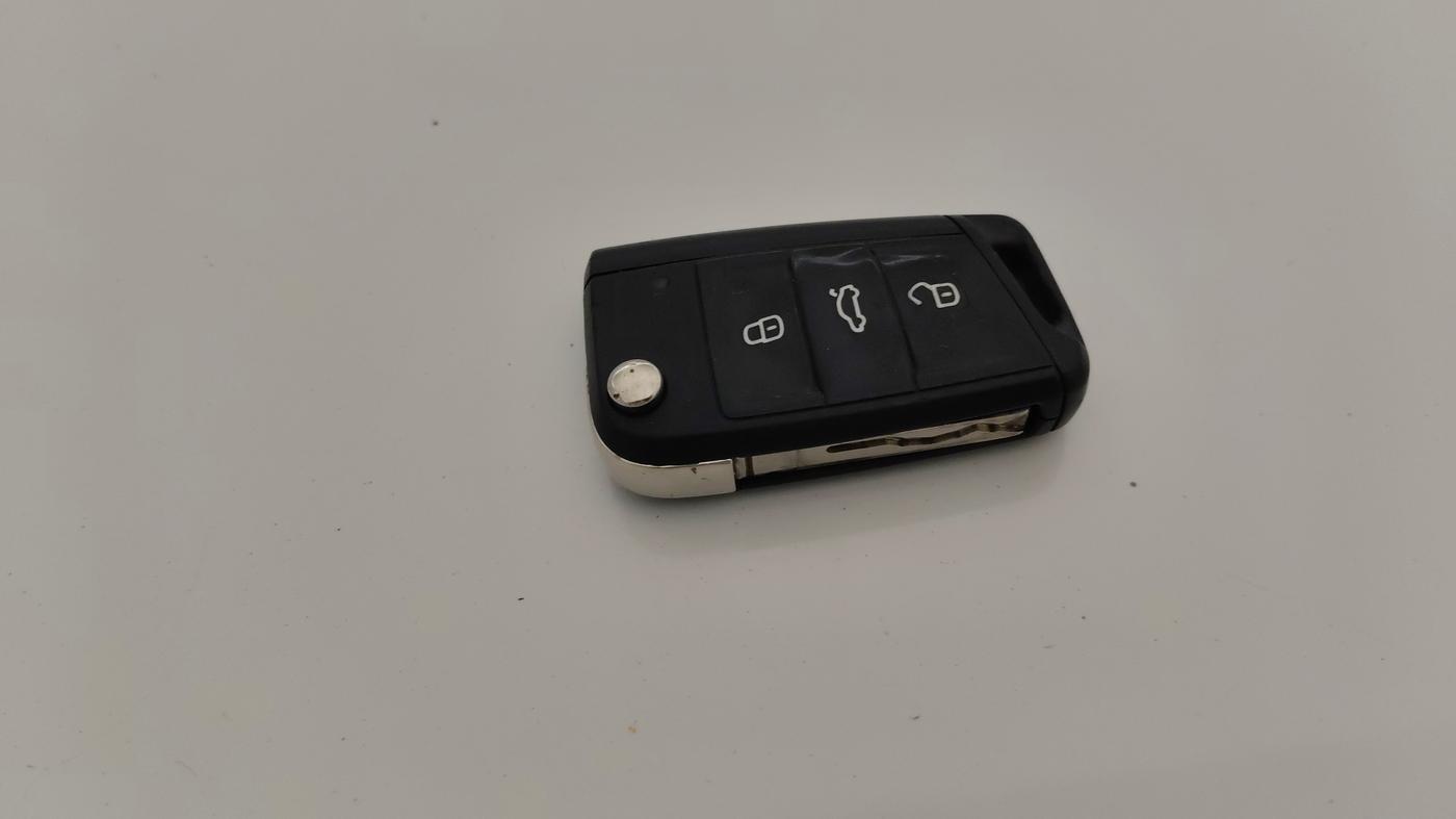 2021 Skoda KUSHAQ AMBITION 1.0L TSI AT, Petrol, Automatic, 1,12,663 km, Key Close Up