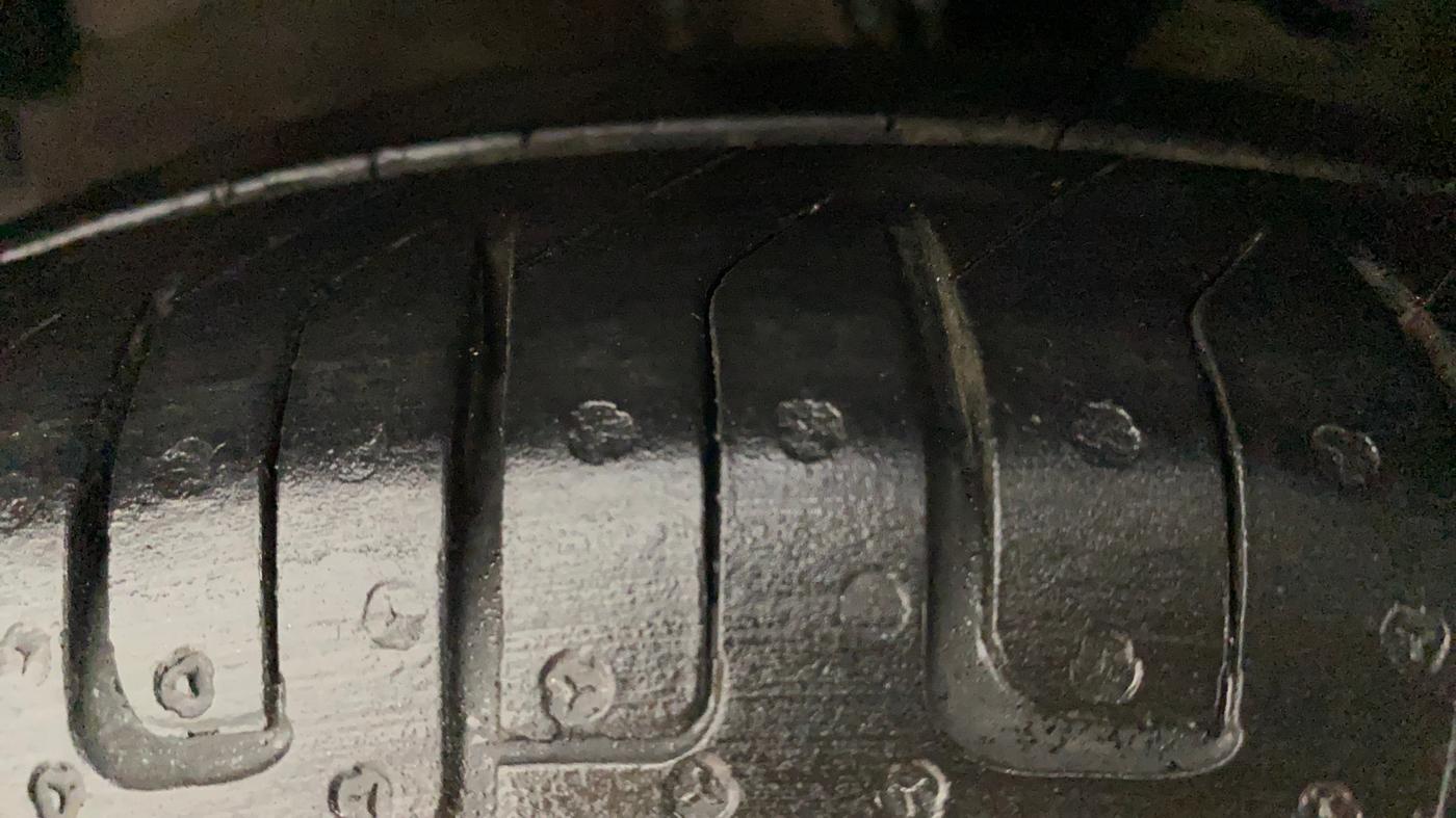 2015 Hyundai i10 MAGNA 1.1, Petrol, Manual, 56,626 km, Left Front Tyre Tread