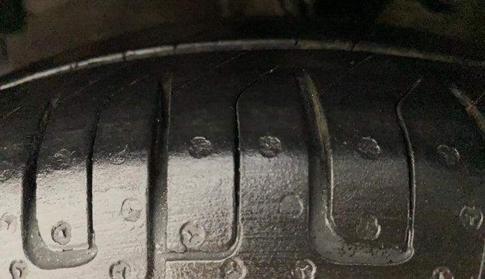 2015 Hyundai i10 MAGNA 1.1, Petrol, Manual, 56,626 km, Left Front Tyre Tread