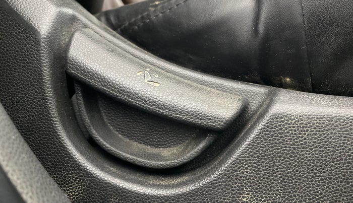 2018 Hyundai Xcent S 1.2, CNG, Manual, 73,612 km, Driver Side Adjustment Panel