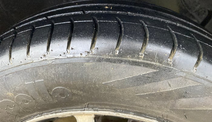 2018 Hyundai Xcent S 1.2, CNG, Manual, 73,612 km, Right Front Tyre Tread