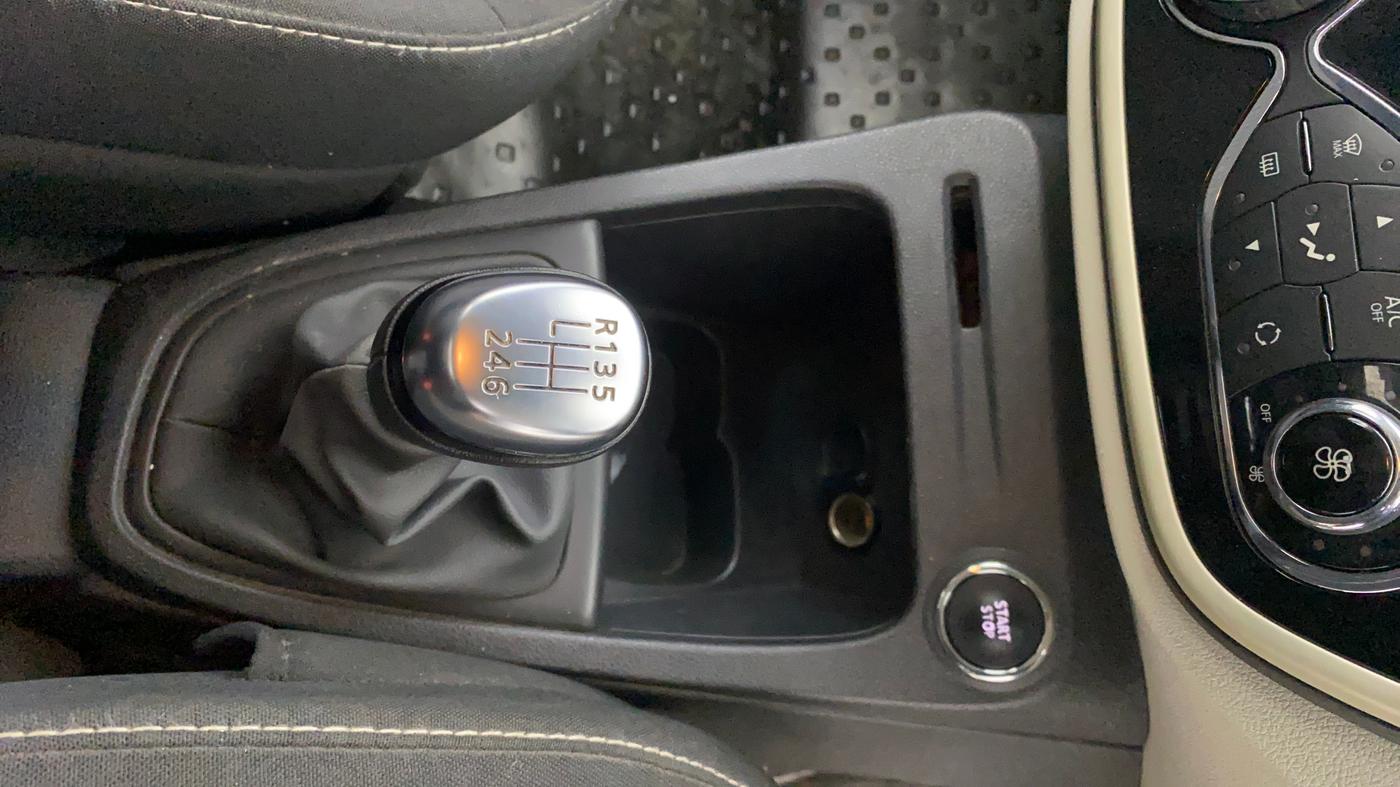 2019 Renault Captur RXE DIESEL, Diesel, Manual, 43,821 km, Gear Lever