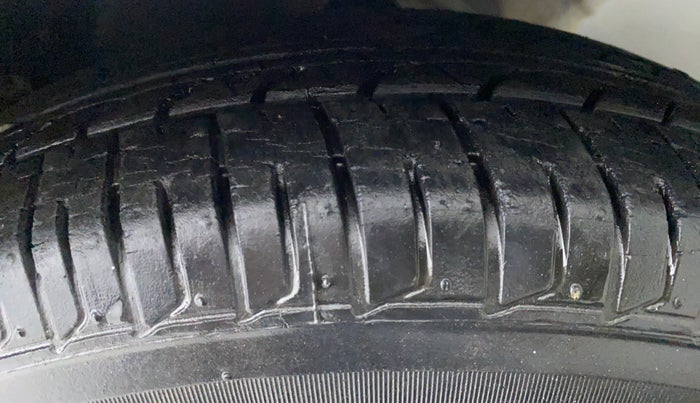 2013 Hyundai i10 ERA 1.1 IRDE, Petrol, Manual, 17,361 km, Left Rear Tyre Tread