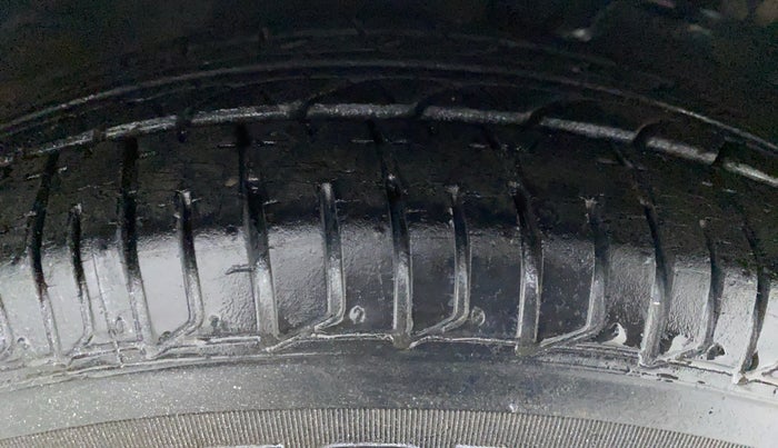 2013 Hyundai i10 ERA 1.1 IRDE, Petrol, Manual, 17,361 km, Right Front Tyre Tread