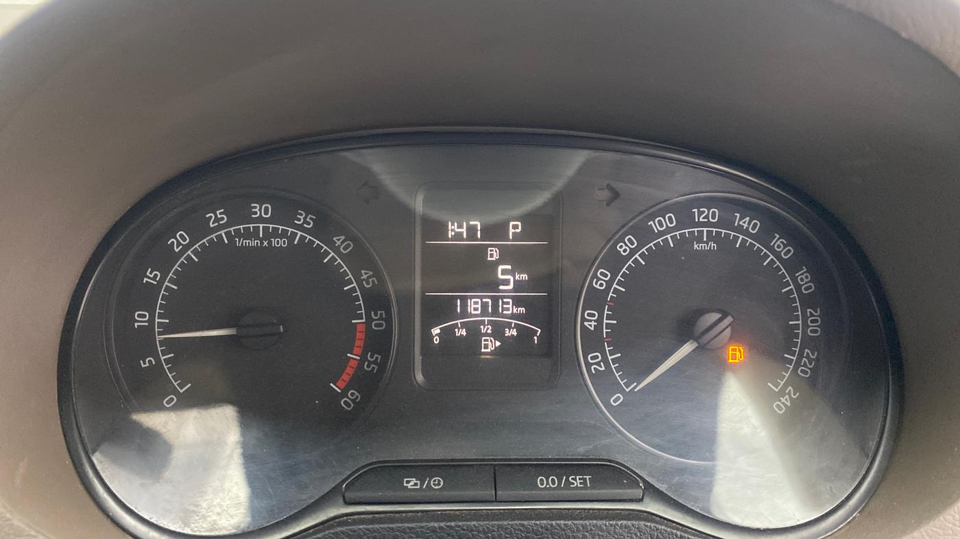 2015 Skoda Rapid 1.5 TDI CR ELEGANCE AT, Diesel, Automatic, 1,18,712 km, Odometer Image