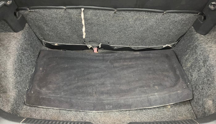 2016 Volkswagen Polo COMFORTLINE 1.2L, Petrol, Manual, 62,303 km, Boot Inside