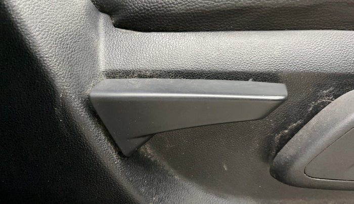 2017 Mahindra KUV 100 NXT K8 P 6 STR, Petrol, Manual, 54,683 km, Driver Side Adjustment Panel