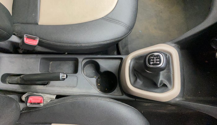 2017 Hyundai Grand i10 SPORTZ (O) 1.2 KAPPA VTVT, Petrol, Manual, 49,361 km, Gear Lever