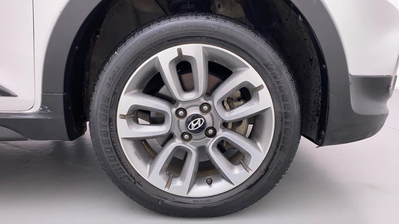 2018 Hyundai i20 Active 1.2 SX, Petrol, Manual, 36,561 km, Right Front Wheel