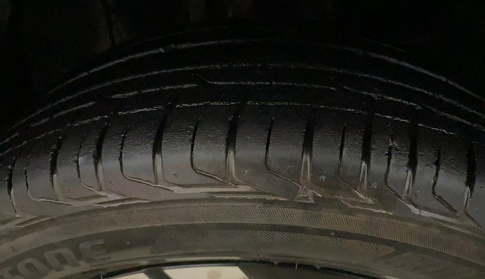 2023 Renault Kiger RXZ TURBO CVT, Petrol, Automatic, 94,333 km, Left Front Tyre Tread