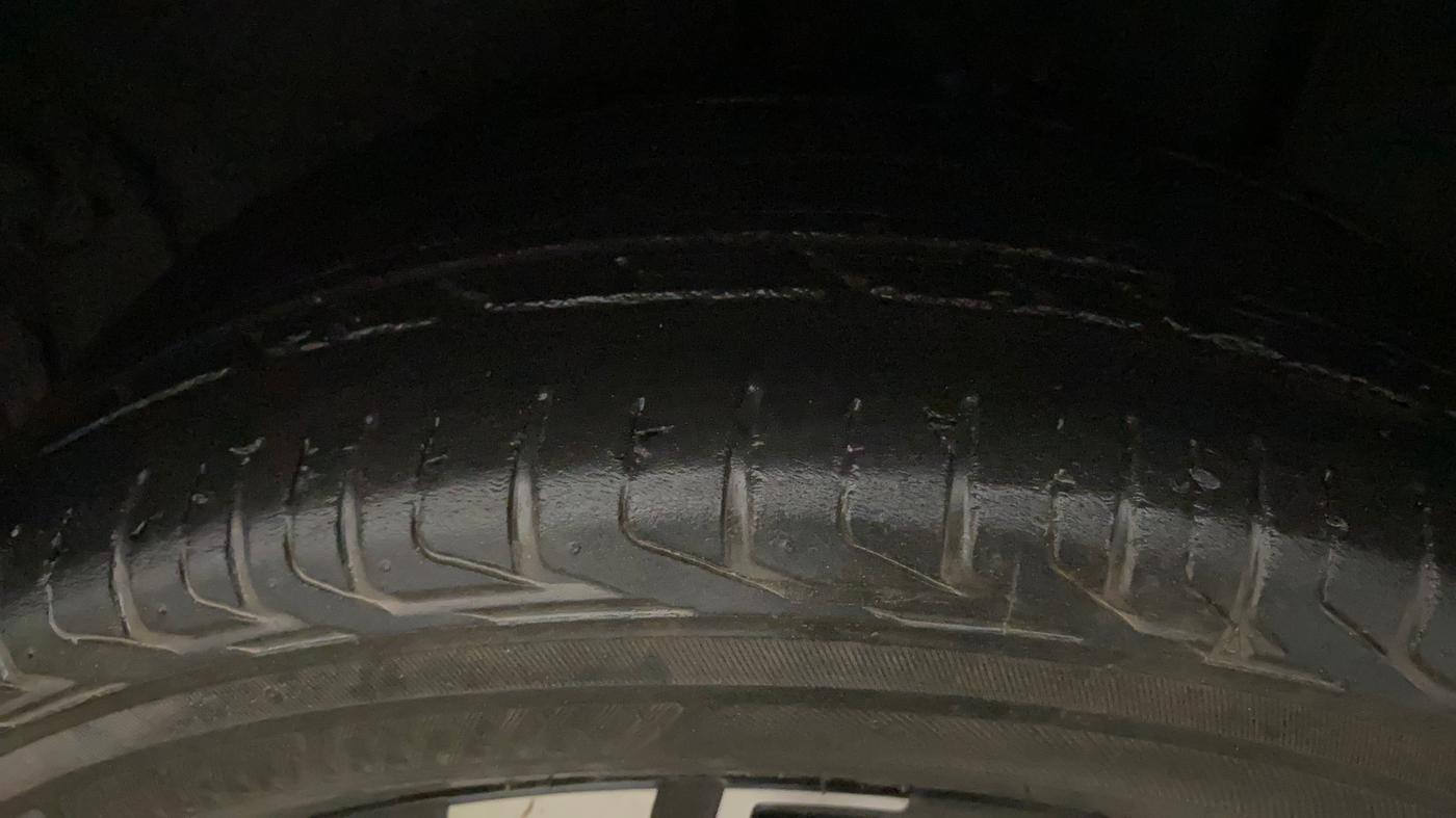2023 Renault Kiger RXZ TURBO CVT, Petrol, Automatic, 94,104 km, Left Rear Tyre Tread