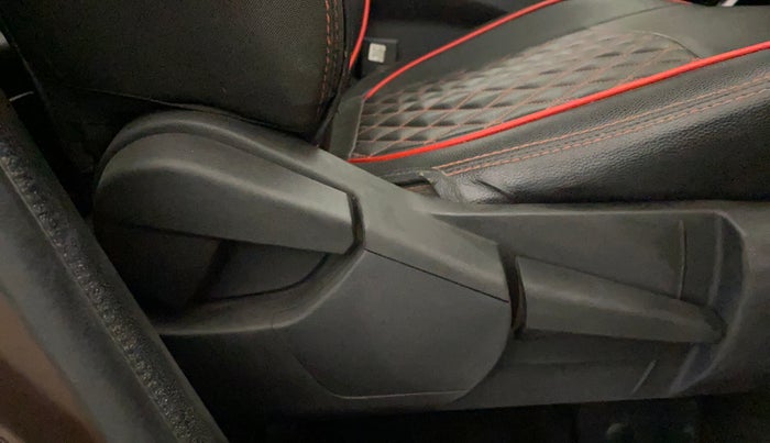 2023 Renault Kiger RXZ TURBO CVT, Petrol, Automatic, 94,333 km, Driver Side Adjustment Panel