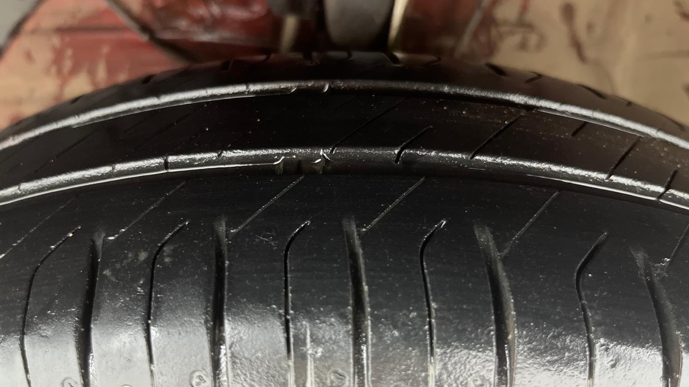 2018 Maruti Swift VXI, Petrol, Manual, 59,419 km, Left Front Tyre Tread