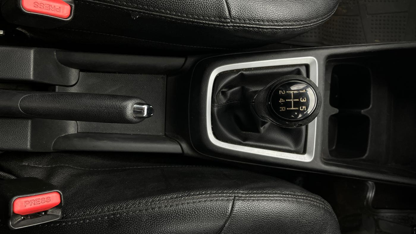 2018 Maruti Swift VXI, Petrol, Manual, 59,419 km, Gear Lever