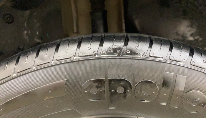 2021 Nissan Kicks XV 1.5, Petrol, Manual, 16,012 km, Right Rear Tyre Tread