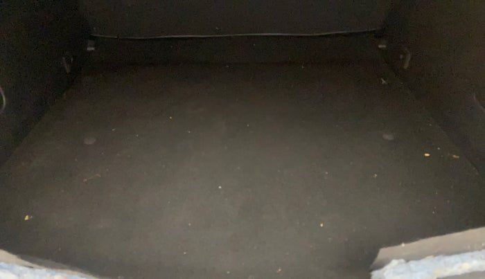 2021 Nissan Kicks XV 1.5, Petrol, Manual, 16,012 km, Boot Inside