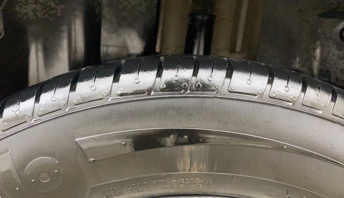 2021 Nissan Kicks XV 1.5, Petrol, Manual, 16,012 km, Left Rear Tyre Tread