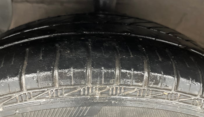 2014 Hyundai Grand i10 SPORTZ 1.2 KAPPA VTVT, Petrol, Manual, 87,418 km, Left Front Tyre Tread