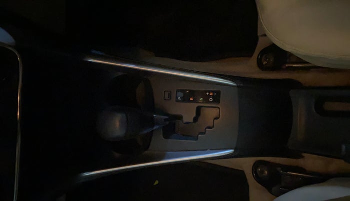 2018 Toyota YARIS J CVT, Petrol, Automatic, 75,891 km, Gear Lever