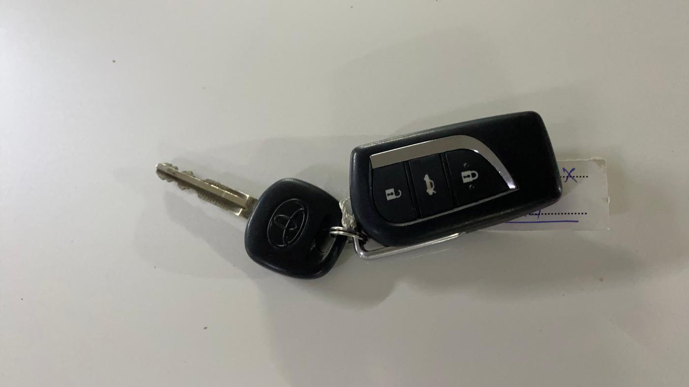 2018 Toyota YARIS J CVT, Petrol, Automatic, 75,891 km, Key Close Up