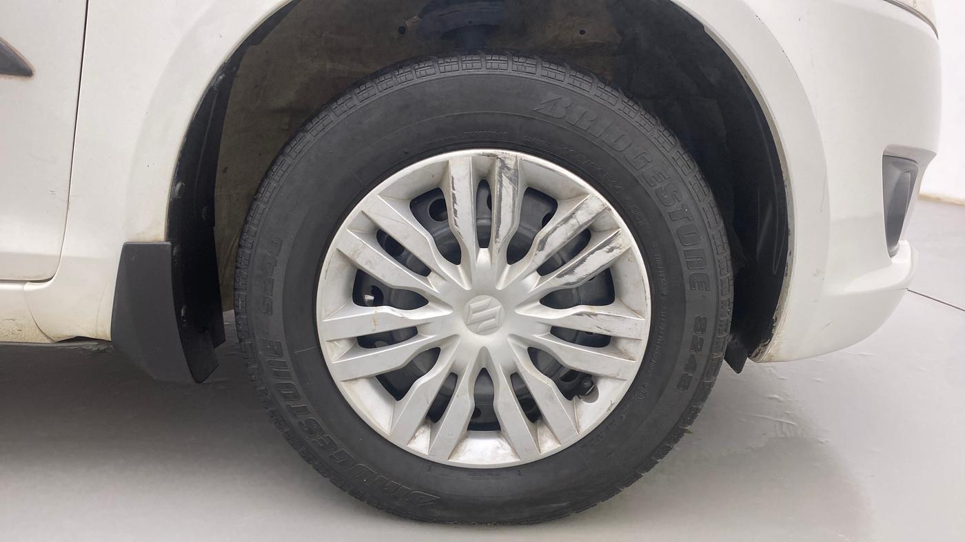 2012 Maruti Swift VDI, Diesel, Manual, 99,071 km, Right Front Wheel