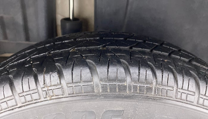 2012 Maruti Swift VDI, Diesel, Manual, 99,071 km, Right Rear Tyre Tread