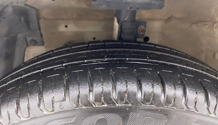 2012 Maruti Swift VDI, Diesel, Manual, 99,071 km, Left Front Tyre Tread