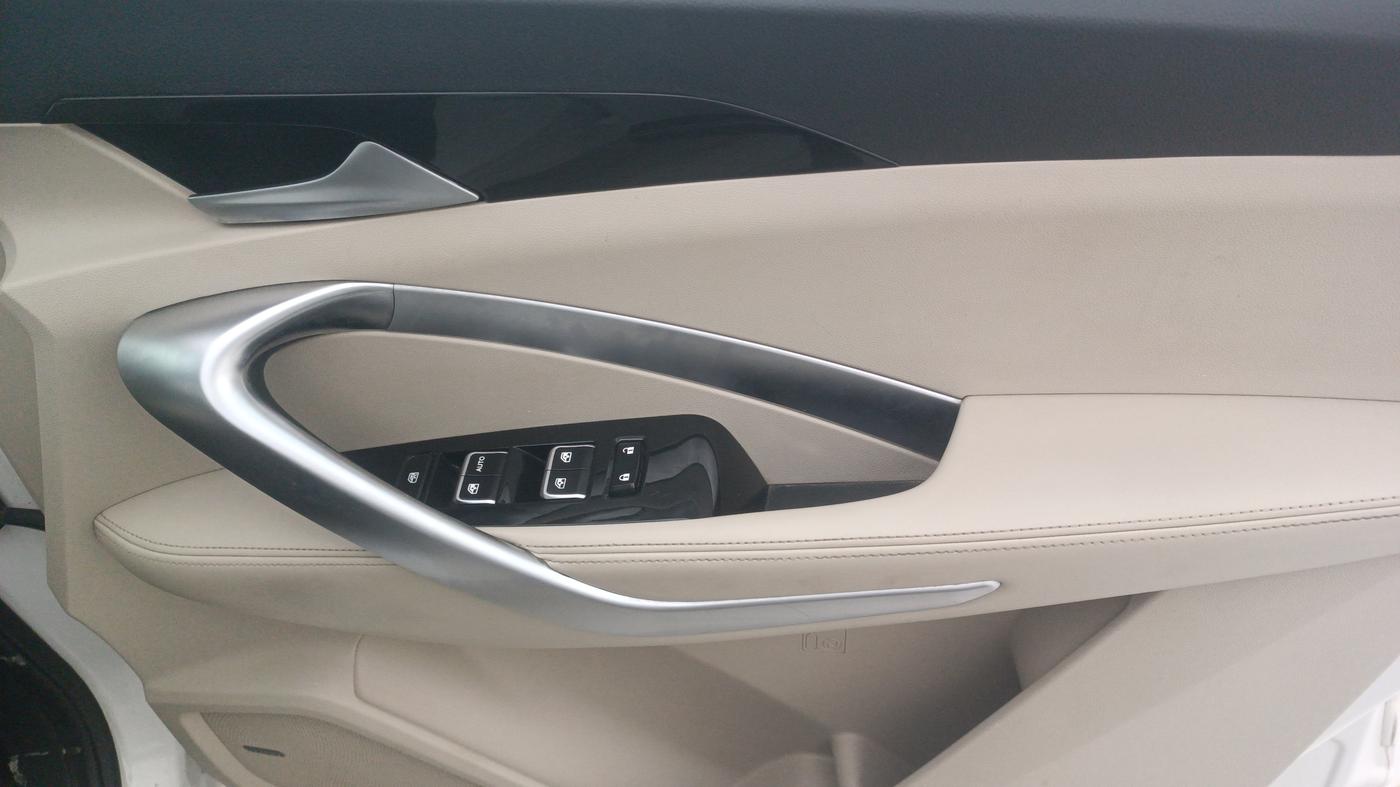 2021 MG HECTOR SHARP EX 1.5 PETROL CVT, Petrol, Automatic, 1,00,588 km, Driver Side Door Panels Control