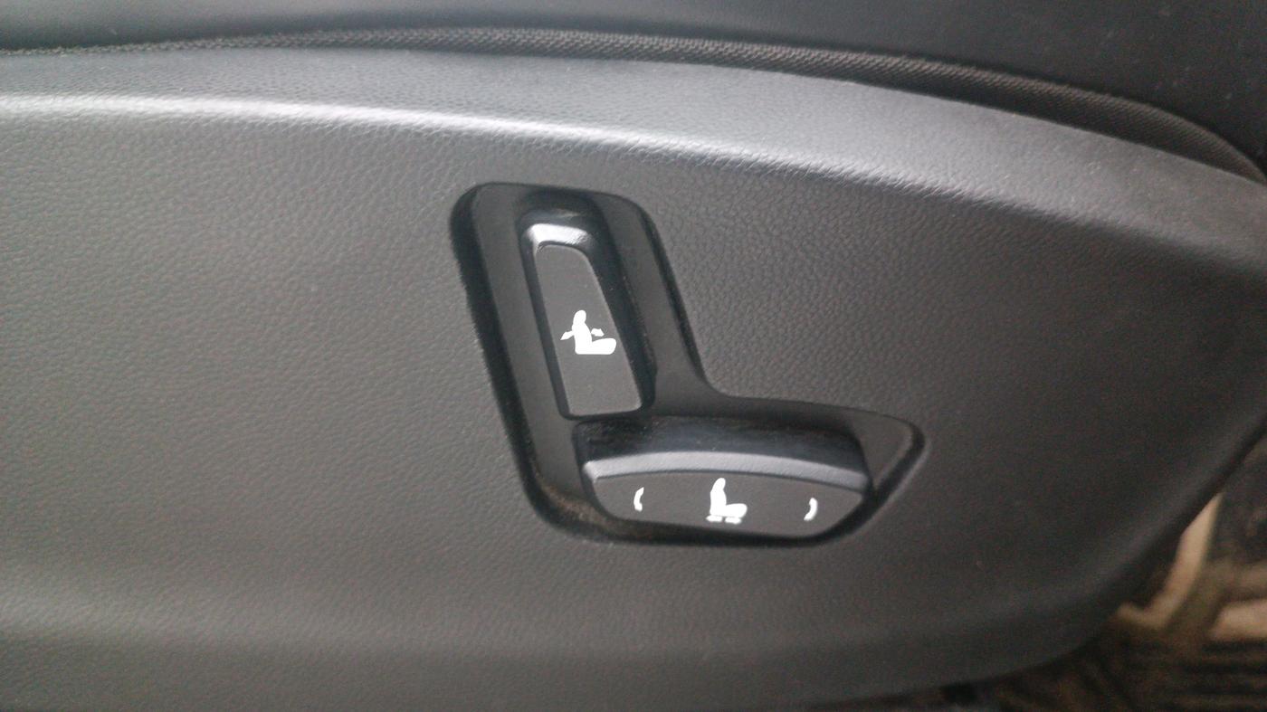 2021 MG HECTOR SHARP EX 1.5 PETROL CVT, Petrol, Automatic, 1,00,588 km, Driver Side Adjustment Panel