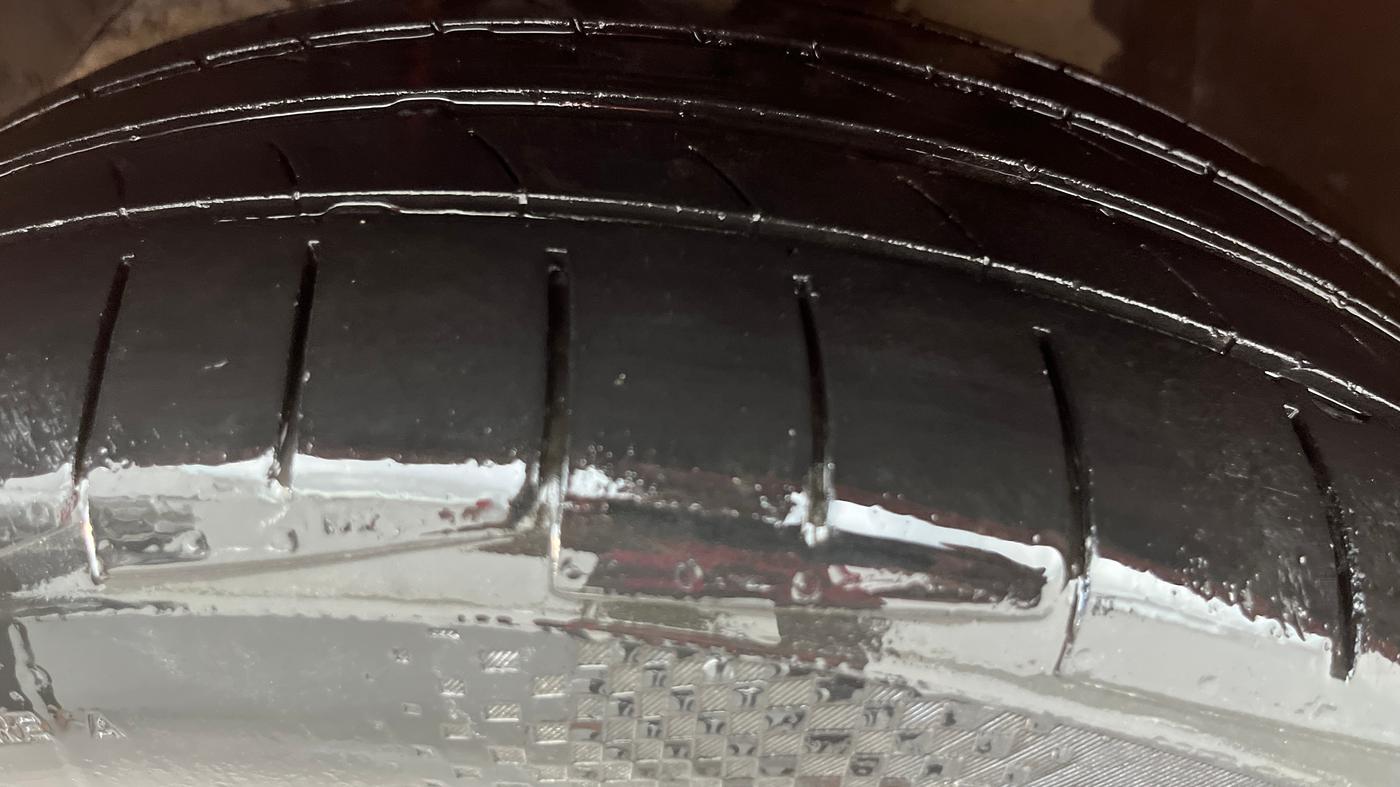 2018 Maruti Baleno ALPHA CVT PETROL 1.2, Petrol, Automatic, 30,549 km, Left Front Tyre Tread