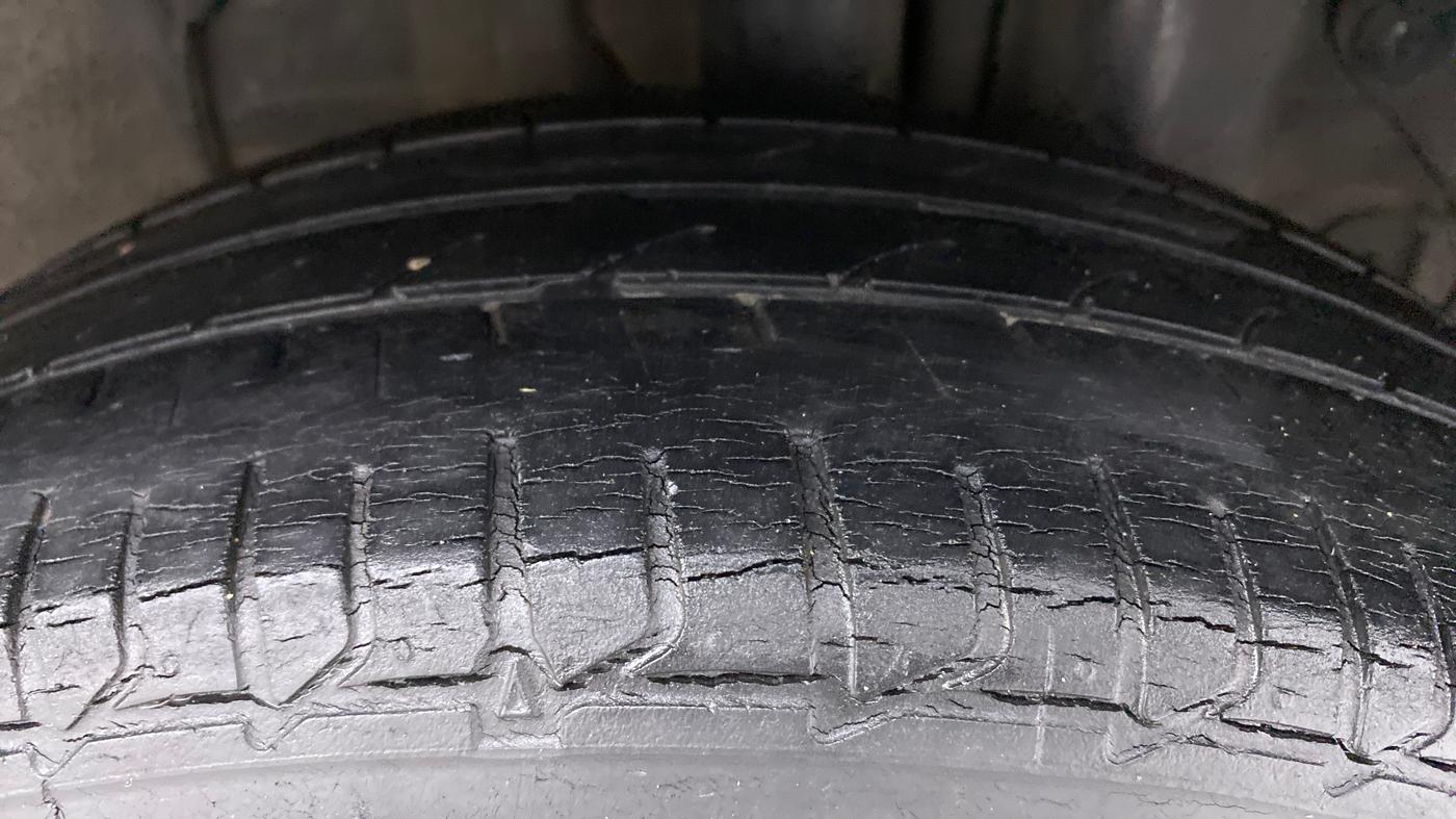 2017 Hyundai Elite i20 ASTA 1.2, Petrol, Manual, 52,610 km, Left Rear Tyre Tread