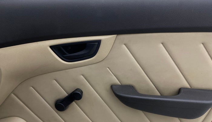 2013 Hyundai Eon D-LITE+, Petrol, Manual, 70,244 km, Driver Side Door Panels Control