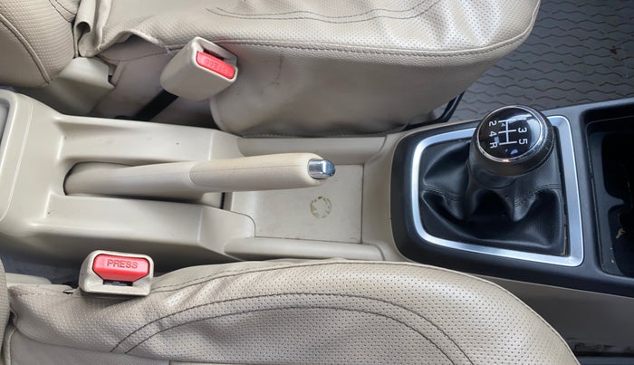 2018 Maruti Dzire VXI, Petrol, Manual, 61,603 km, Gear Lever