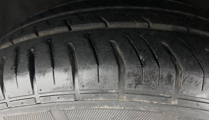 2015 Hyundai New Elantra 1.6 SX AT, Diesel, Automatic, 69,042 km, Right Front Tyre Tread