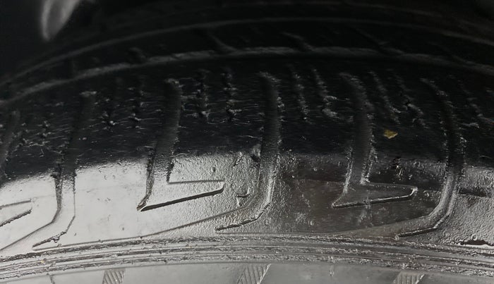 2015 Hyundai New Elantra 1.6 SX AT, Diesel, Automatic, 69,042 km, Right Rear Tyre Tread