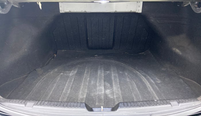 2015 Hyundai New Elantra 1.6 SX AT, Diesel, Automatic, 69,042 km, Boot Inside