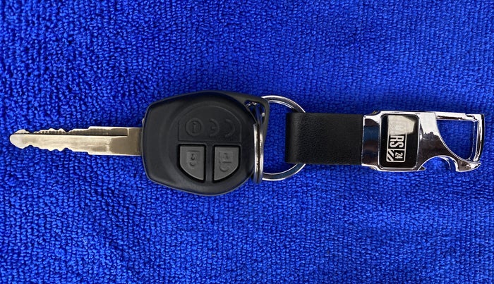 2018 Maruti Dzire VXI AMT, Petrol, Automatic, 62,699 km, Key Close Up